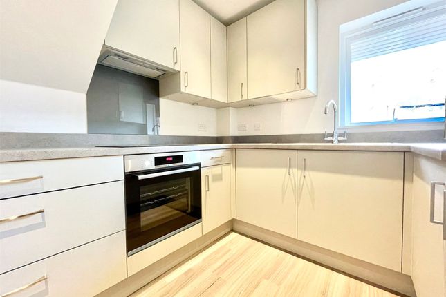 16, Barkham Mews, Reading photo 3