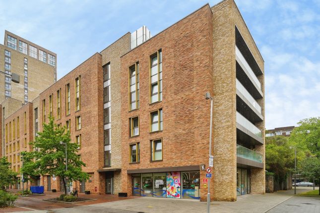 Flat 15/Gothenburg Court, Bailey Street, London photo 2