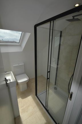 Room 1, Framfield Road, London photo 5