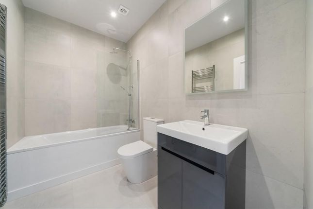 11, Belair Court, Edgware photo 3
