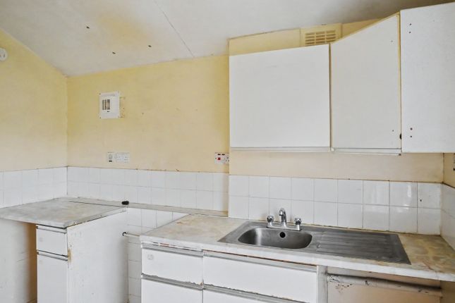 135c Coningham Road, London photo 5