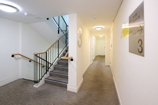 25, Cedarwood Court, Clapton Common, London photo 4