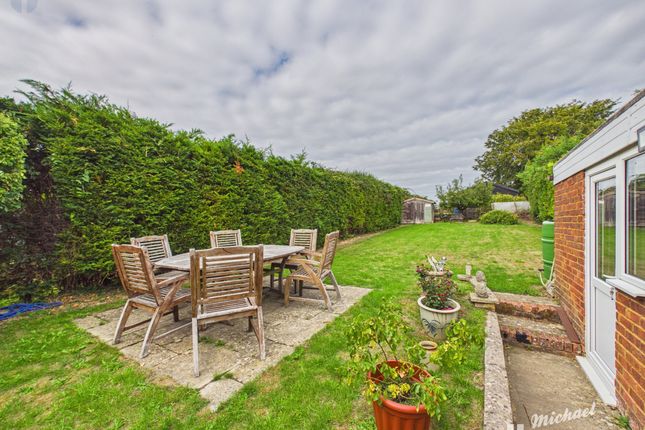 4 Upton Road, Aylesbury photo 3