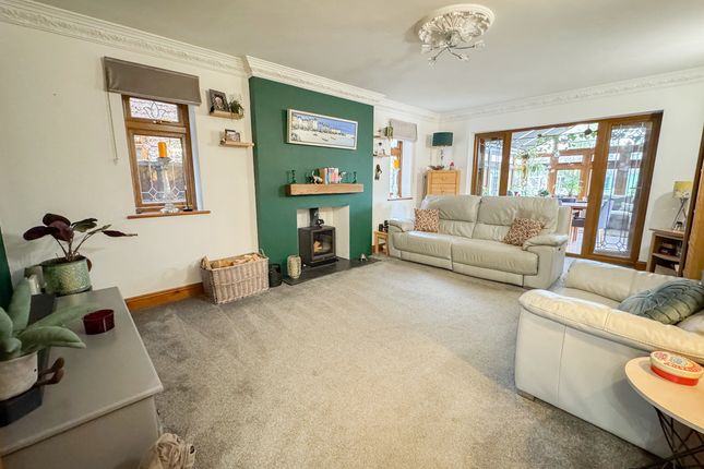 43, Canewdon View Road, Rochford photo 3