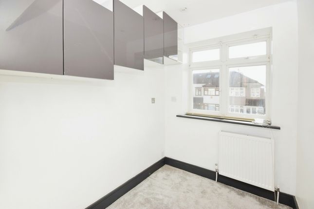 Terraced house to rent in Galpins Road, Thornton Heath