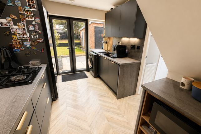22 Ravensthorpe, Luton, Bedfordshire photo 3