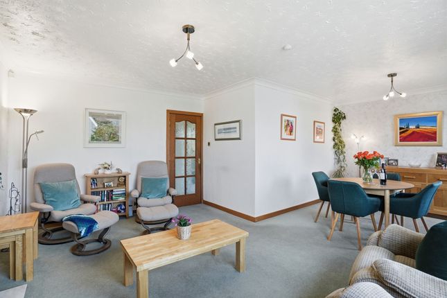 65 Baron's Hill Avenue, Linlithgow photo 3