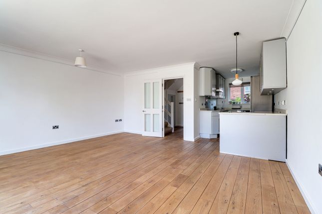 2, Heritage Close, St. Albans photo 3