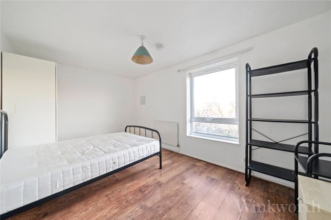 Flat 8, Lullingstone House, 17, Lovelinch Close, London photo 3