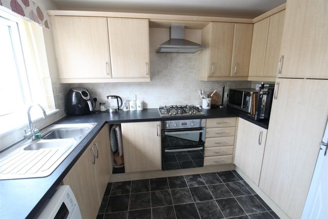 61, Monarch Road, Crewkerne photo 4