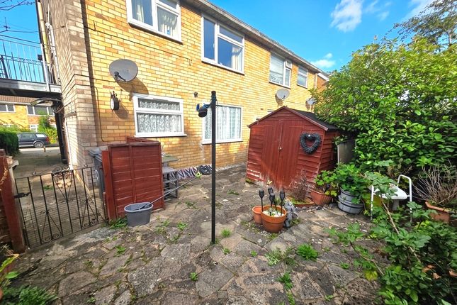 9, Fieldview Close, Coventry photo 4
