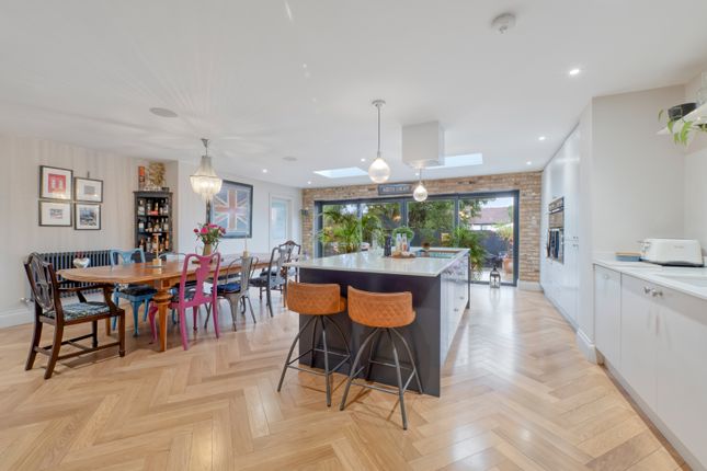 Netley Close, Cheam, Sutton photo 3