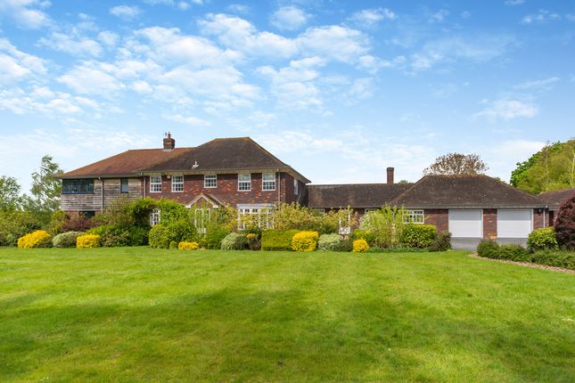 Country house for sale in Chinnor Road Thame, Oxfordshire