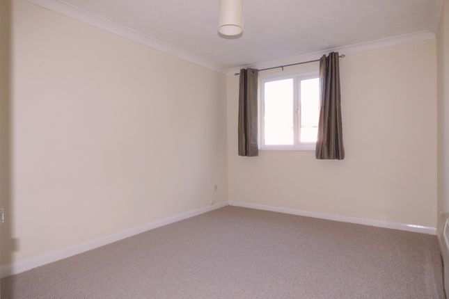 Flat for sale in Walled Meadow, Andover