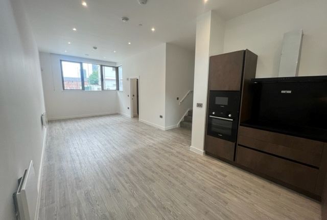 Thumbnail Town house to rent in Botanica, Chester Road, Manchester