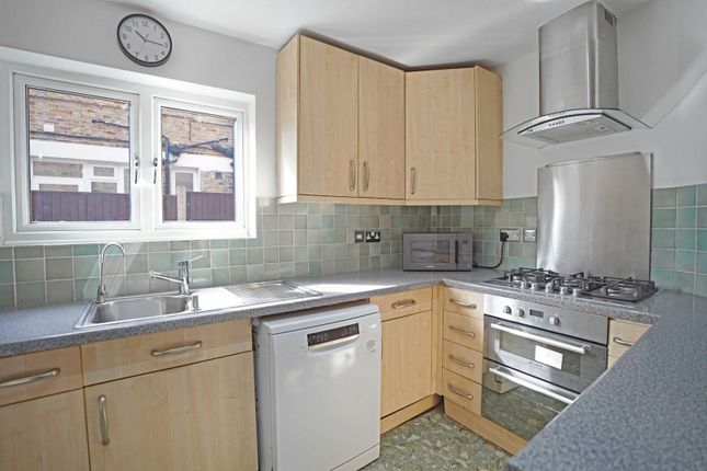 11, Elsinore Road, London photo 4