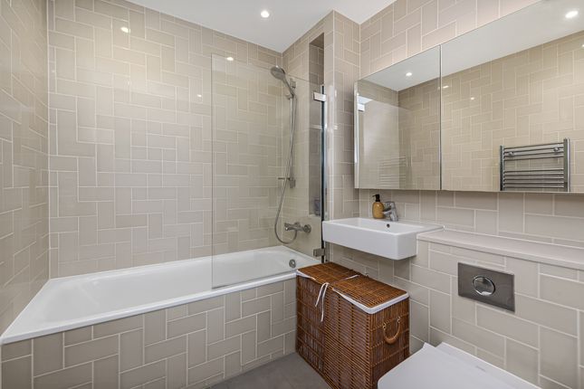 11, Mapleton Crescent, London photo 5