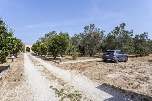 Villa for sale in Oria, Puglia, 72024, Italy