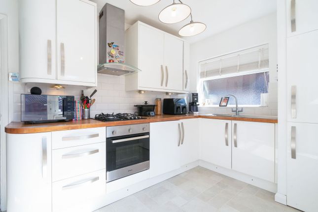 152, Pinewood Green, Iver heath photo 4