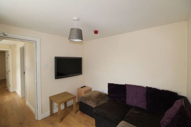 Room to rent in Salisbury Street, Hull