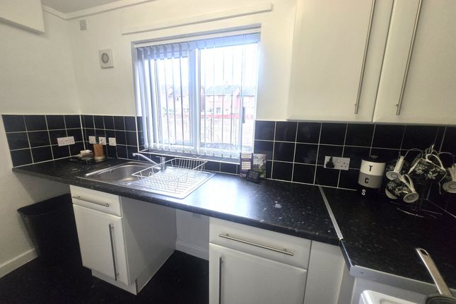 13 Heddington Gardens, Arnold, Nottingham photo 4