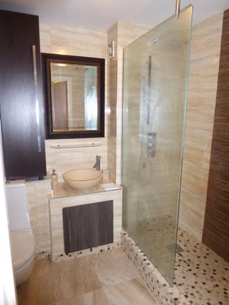 Flat 12, St. James Court, Staines-upon-Thames photo 3
