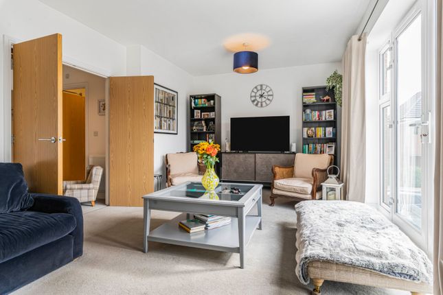 77, Holland Gardens, London photo 3