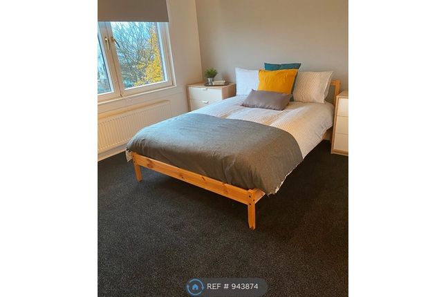 Room to rent in Chisolm Place, Grangemouth