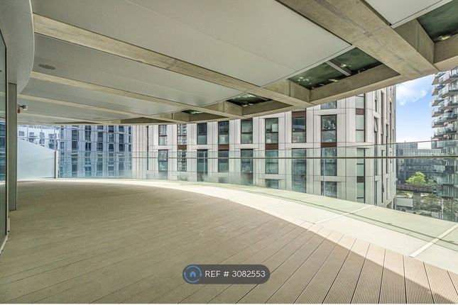 Arena Tower Crossharbour Plaza, London photo 3