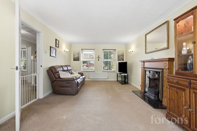 41 Poplar Drive, Brentwood photo 3