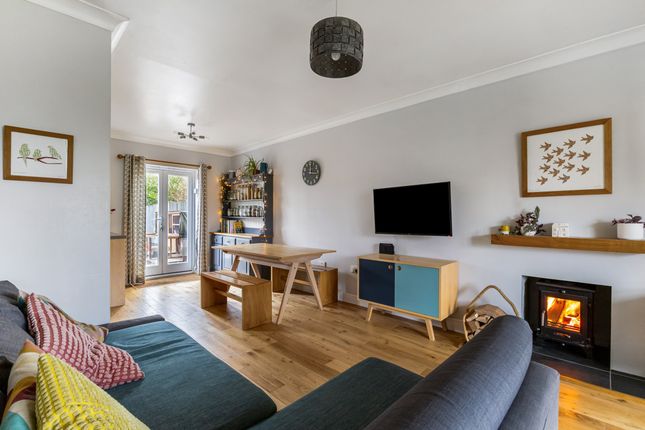14, Fiveways Close, Baydon photo 3