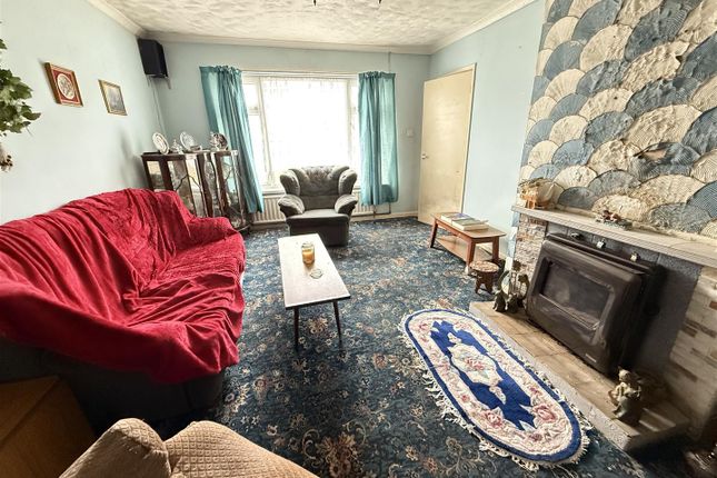 84, Grove Hill Park, Llanelli photo 2