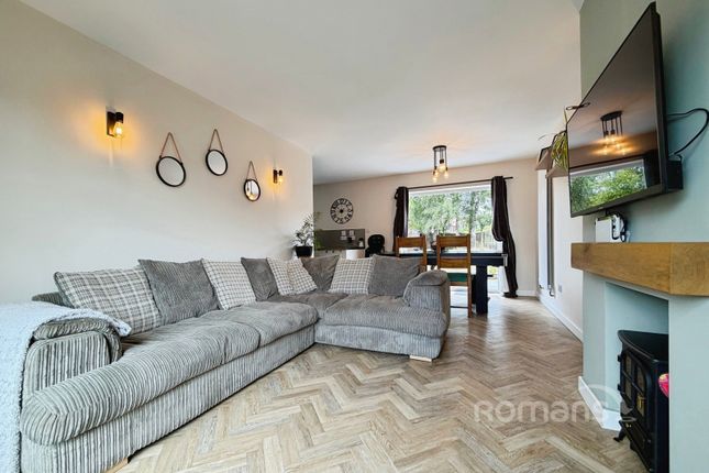 43, Kingston Road, Surrey photo 2