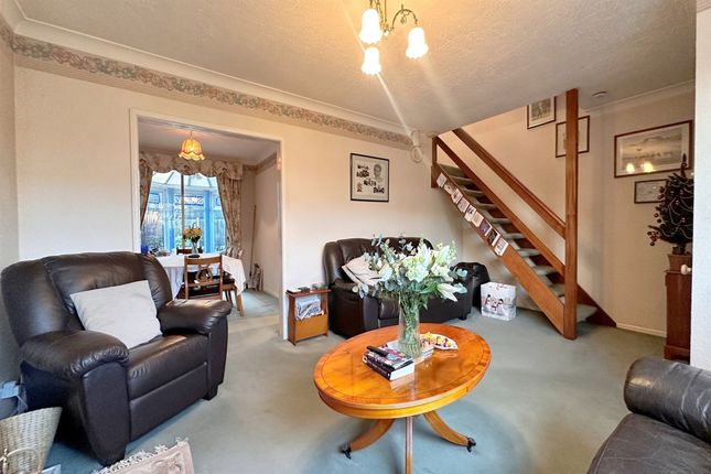 11 Vernon Close, Stockport photo 2