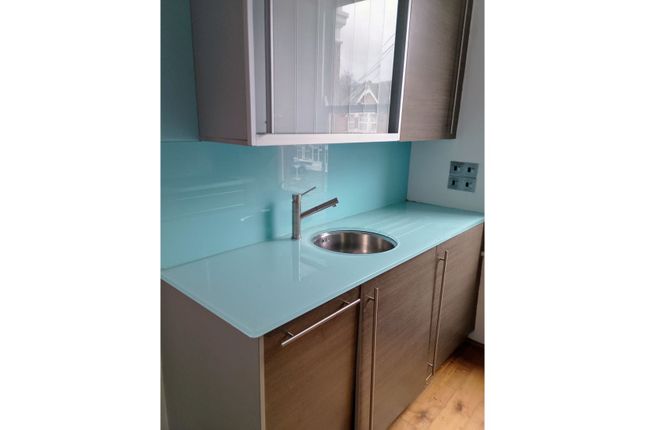 Flat for sale in Coventry Road, Ilford