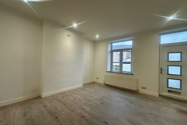 8, Colne photo 2