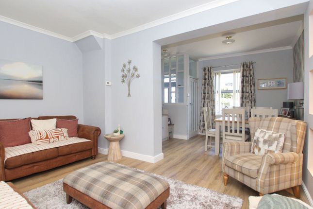 17, Cowbridge Road, Pontyclun photo 4