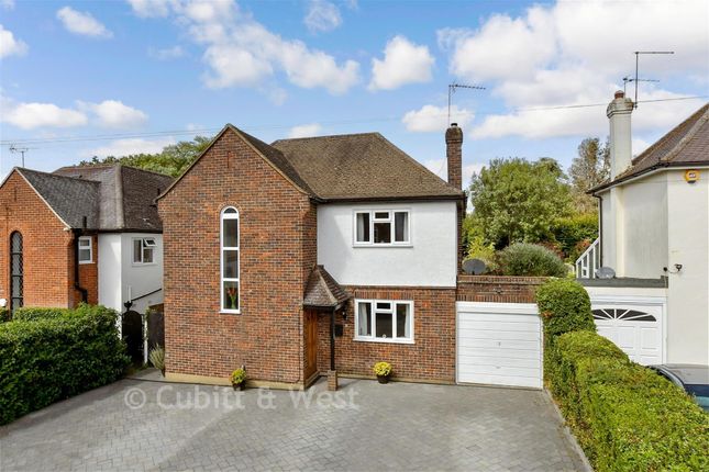 28, Grange Meadow, Banstead photo 2