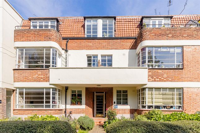 Flat for sale in Greenway Close, London
