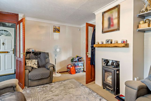 11, Devon Close, Bury St Edmunds photo 4