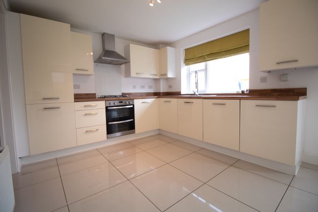 43, Autumn Way, Nottingham photo 3