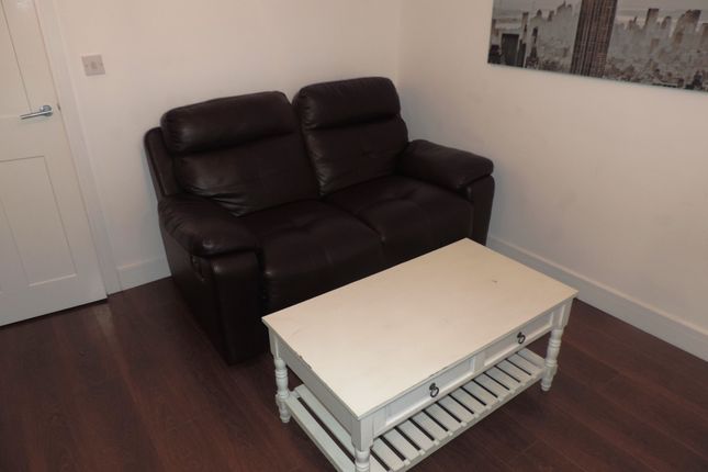 Flat 4  , 234 , Whitchurch Road, Heath , Cardiff photo 5