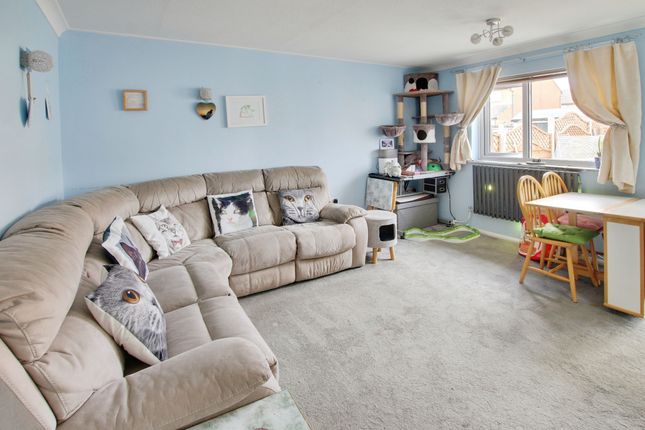 14, Papworth Road, March photo 3