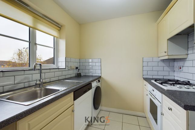 34 Gorseway, Hatfield photo 3