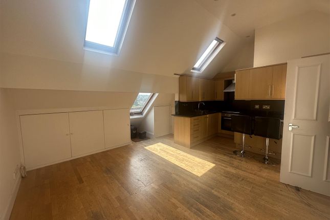 Thumbnail Flat to rent in Hampden Way, Southgate