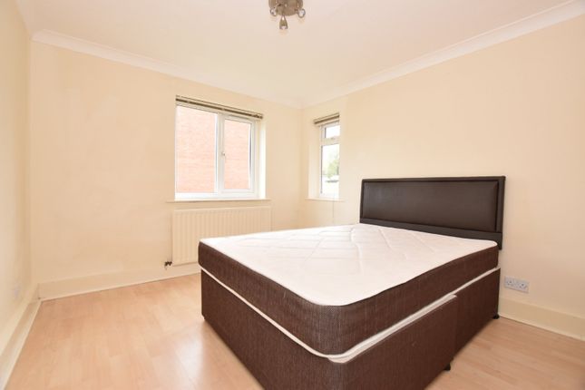34, Blackmoor Court, Leeds photo 4