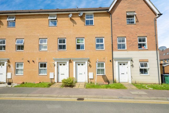 Thumbnail Town house for sale in The Meadows, Watford