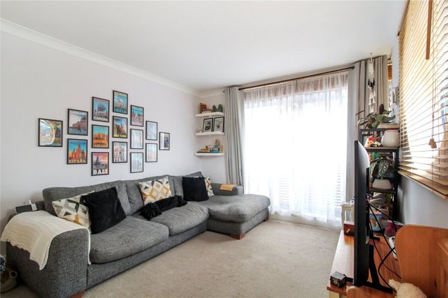 Flat 2,, Belfairs Point, Leigh-On-Sea photo 2