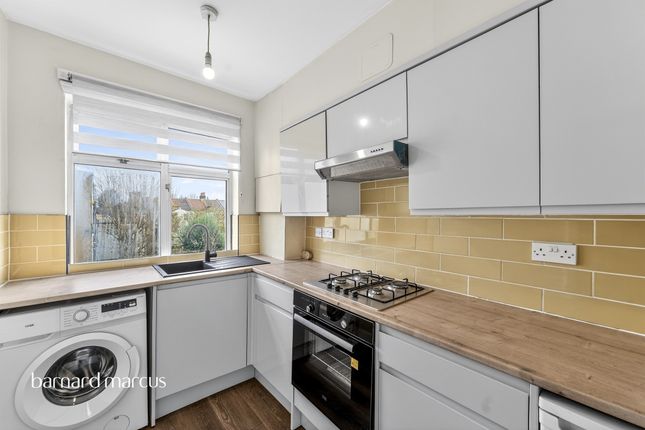 1-bed flat on Flat B, 172a, Church Road, Mitcham, £165,000