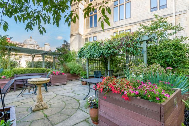 2-bed flat on 19 The Empire Grand Parade, Bath, £350,000